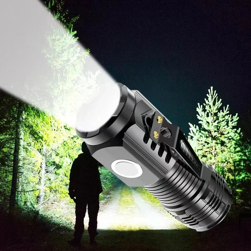 Lanterna Tática Strong LED — Clip Portátil e Recarregável